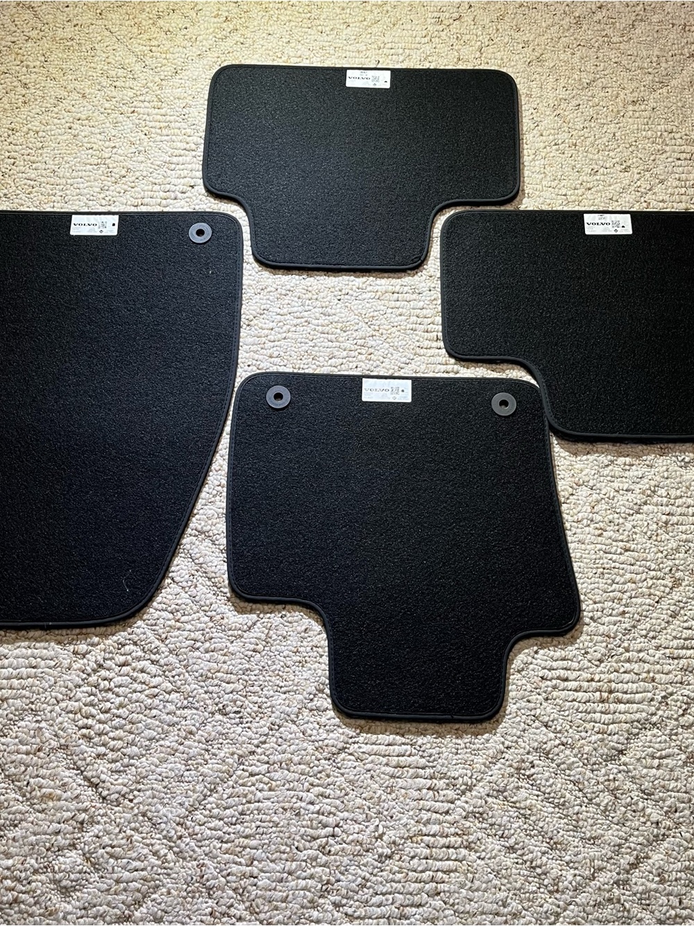 Volvo XC40 Floor Mats BRAND NEW (Set of 4)